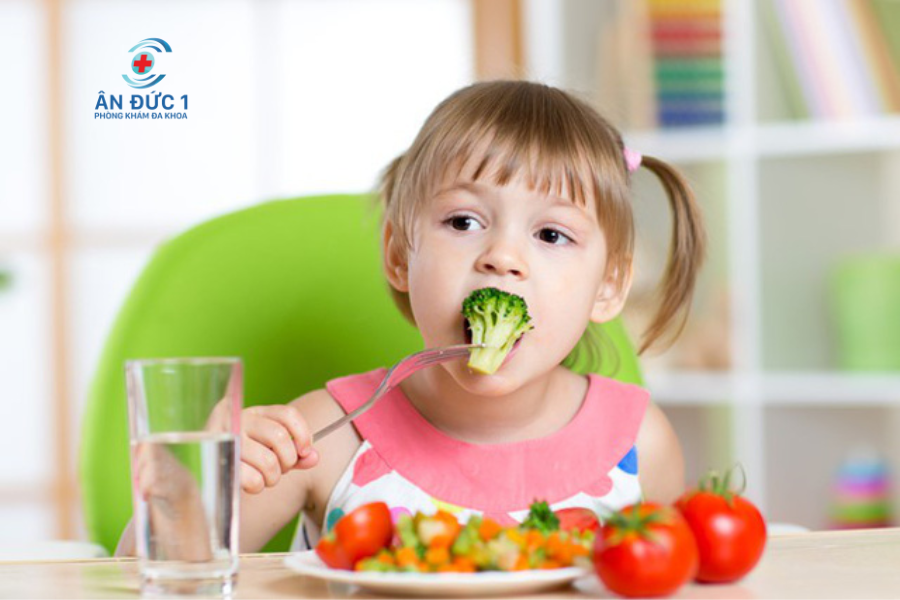 trẻ bị rối loạn tiêu hoá
